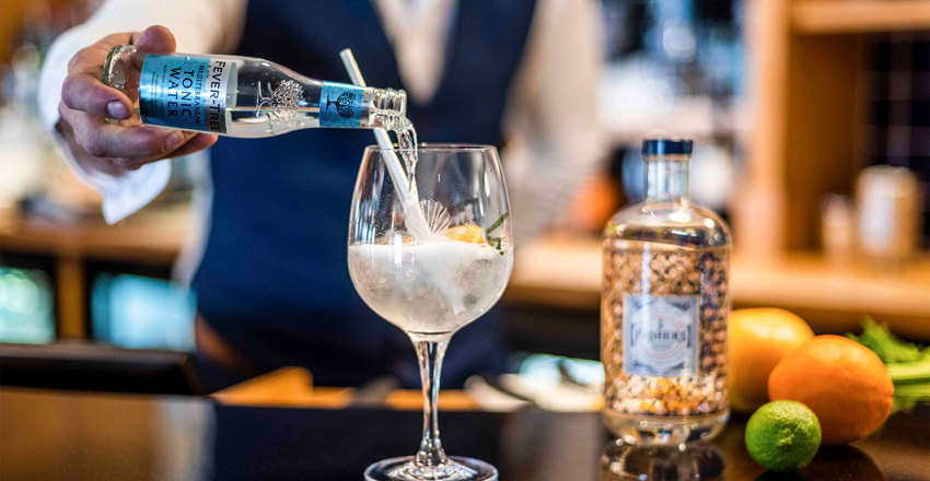 The Brudenell Hotel, Aldeburgh - bar - gin and tonic - fever-tree tonic - Fishers gin (5)